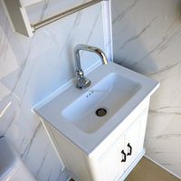 Cabines de douche intelligentes au design moderne pour les salles de bain publiques et les camping en plein air Toilettes portables mobiles pour les ateliers et les hôpitaux