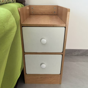 Mesa de Noche Multifuncional de Diseño Moderno Ultra Estrecha, Gabinete de Almacenamiento de Roble, Mueble de Dormitorio Fácil de Instalar - Product Image 1