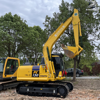Vente Flash : Excavatrice sur chenilles Komatsu 130 d'occasion, 13 tonnes, système hydraulique complet, bon état, livraison rapide, expédition mondiale