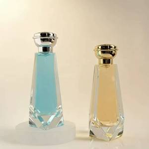 Flacone di Profumo Vuoto di Alta Qualità da 100ml, Bottiglia in Vetro Angolare con Scatola e Logo Personalizzato - Product Image 3