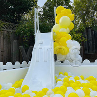 Grande fosse à balles blanche pour enfants adultes grande aire de jeux intérieure XL location fosse à balles souple fête d'anniversaire location toboggan fosse à balles pour enfants