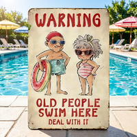 Plaque Murale Métallique Rétro Amusante « Les Personnes Âgées S'amusent dans cette Piscine, Vivez avec ça ! » pour Décoration de Patio, Jardin et Bar