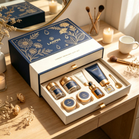 Boîte cadeau cosmétique rigide faite à la main, écologique, avec logo personnalisé, gaufrage feuille d'or, motif floral, insert en mousse prédécoupée