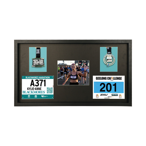 Cadre mural moderne en bois noir fait main pour 2 médailles, 2 dossards et <span class=keywords><strong>photo</strong></span> – Collection 2026 - Product Image 4