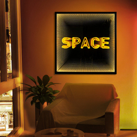 Nouveau design d'enseigne au néon personnalisée LED astronaute Infinity Mirror Enseigne au néon pour décoration murale d'art