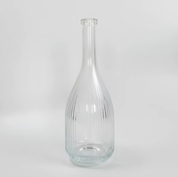 Bouteille de whisky en verre personnalisée en gros, forme sur mesure, 750 ml, 500 ml avec bouchon en verre, articles de bar haut de gamme, approvisionnement en gros