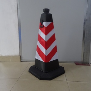 Cônes de signalisation haute visibilité avec base carrée pour la sécurité routière - Product Image 3
