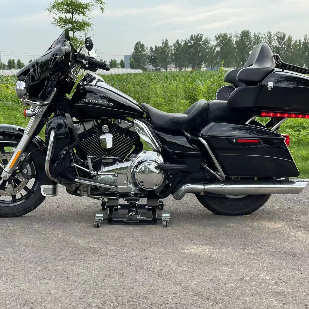Oferecer amostra Cruiser motocicletas gasolina motocicleta cauda sacos Davidson Vrod rodas