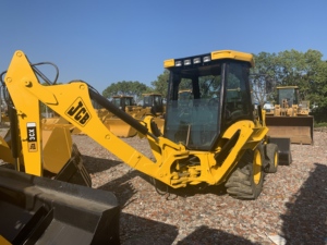 Miniexcavadora JCB 3CX 4WD Winia usada, retroexcavadora, aire acondicionado, rueda en buen estado, incluida la bomba de caja de cambios del cojinete del motor - Product Image 2