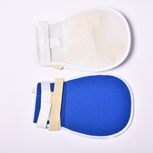 Gants de contention de poignet Master avec fermeture éclair et plaque anti-rayures pour usage hospitalier chez les personnes âgées, tailles sans et avec plaque - Product Image 4