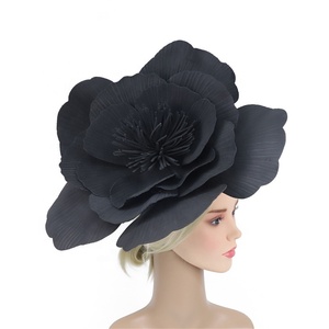 Serre-tête géant pour fête, motif floral exagéré, rose et rouge, style Jockey Club, durable, pour extérieur, coiffe irisée pour cheveux - Product Image 4