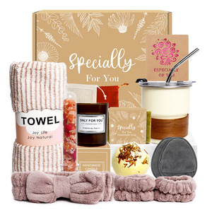 Set Regalo Lusso per Bagno e Corpo <span class=keywords><strong>con</strong></span> Bomba <span class=keywords><strong>da</strong></span> Bagno, Sapone Artigianale e Sali <span class=keywords><strong>da</strong></span> Bagno, Kit Spa Premium per <span class=keywords><strong>Casa</strong></span> per un Relax Quotidiano Totale - Product Image 5