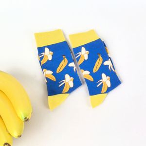 <span class=keywords><strong>Calcetines</strong></span> de media pantorrilla con estampado de plátanos en amarillo y azul vibrantes, diseño de frutas a la moda, transpirables, de algodón suave, informales, para todo el año. - Product Image 5