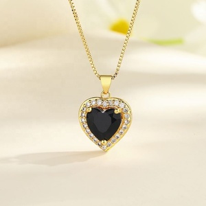 Collier tendance en laiton plaqué or 18 carats avec pendentif cœur en zircon Aaa et chaîne à maillons pour femmes - Product Image 3