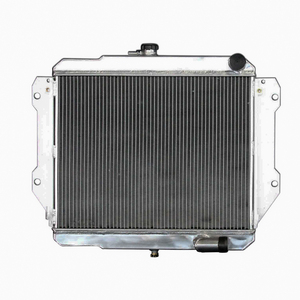 Radiateur en aluminium <span class=keywords><strong>pas</strong></span> <span class=keywords><strong>cher</strong></span> d'usine pour Daihsu Fourtrak Rocky F70 F73 F75 F78 F80 F85 Soft Top (F7, F8) Hard Top Hardtop 1984-1998 - Product Image 1