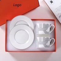 Ensemble de 4 tasses et soucoupes en céramique de style circuit de course, luxe léger et simple, pour le thé de l'après-midi à la maison