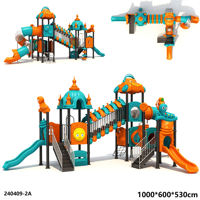 Prêt à être expédié, toboggan de jardin compact de haute qualité, fiable, de petite taille, résistant aux UV, sûr pour une utilisation à domicile dans la cour.