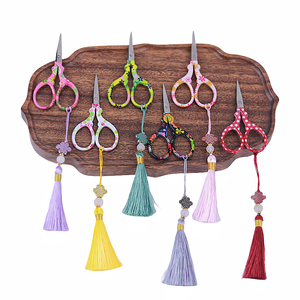 مقص خياطة من الفولاذ المقاوم للصدأ فائق الحدة ، مقص قماش بسيط بشراشيب جميلة مطرز بغرزة متقاطعة لحرف التطريز - Product Image 1