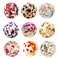 Bombes de bain effervescentes OEM véganes naturelles de luxe aux pétales de fleurs séchées de rose et de lavande pour la douche, le spa et la relaxation
