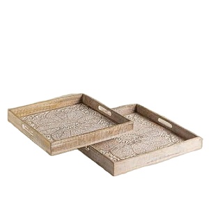 Plateau en bois fait main de qualité supérieure avec fleur conçu pour servir des collations, des boissons et des articles décoratifs Plateau en bois - Product Image 1