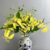Nouvelle fleur de lys araignée en soie artificielle de haute qualité pour la décoration de toile de fond de table de centres de fête de mariage