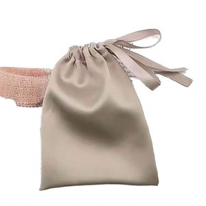 Bolsa de Regalo Personalizada, Reciclable y Reutilizable, de Satén de Seda, con Cordón, para Joyería, Cosméticos, Pelucas, Celulares, Zapatos, etc. - Product Image 1