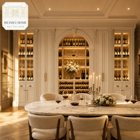 Meuble à vin encastré sur mesure du sol au plafond, unité de présentation murale complète personnalisée pour salle à manger de villa