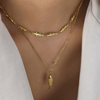 Collier superposé en acier inoxydable plaqué or 18 carats avec pendentif poisson pour femme, chaîne délicate thème océan et plage, vente en gros OEM