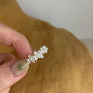 Bague en argent pur S925 avec camélia, fleur, papillon et perle, design de niche, cadeau pour meilleur ami, tempérament luxueux - Product Image 4