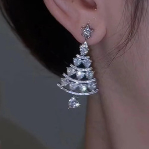 Orecchini Pendenti a Forma di Albero di Natale per Donne, Orecchini con Pietre Scintillanti, Gioielli alla Moda per Feste Natalizie - Product Image 4