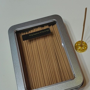 ธูปหอมญี่ปุ่นในกล่องเหล็ก กลิ่นไม้กฤษณา ใช้สำหรับสร้างกลิ่นหอม - Product Image 4