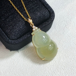 Pendentif en gourde en jadéite birmane de qualité A en or 18 carats avec diamant naturel, bijoux en jade de couleur naturelle pour femmes, à porter au quotidien et en cadeau - Product Image 5