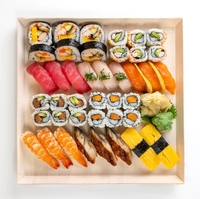 2024 nouvelles inventions cuisine personnalisée restauration luxe servant petit déjeuner pain Sushi Acacia bois plateaux alimentaires jetables