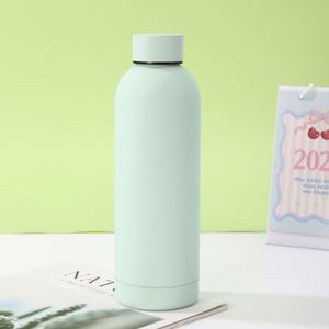 350ML 500ML 750ML 1000ML Gourde isotherme anti-rouille en acier inoxydable 304 à col étroit avec surface en caoutchouc pour montage sur véhicule, impression personnalisée - Product Image 1