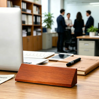 Support de plaque de nom triangulaire en bois de noyer massif poli à la main, pour table de bureau, présentoir de cartes de visite