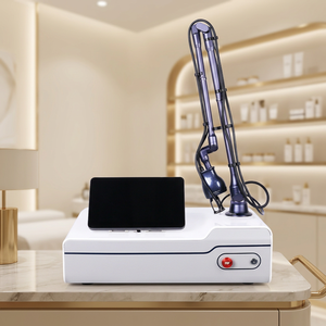 เครื่องเลเซอร์ CO2 ฟรักชันนัล 10600 นาโนเมตร ซุปเปอร์พัลส์ สำหรับการฟื้นฟูผิว ลดเลือนฝ้า กระ จุดด่างดำ รูขุมขนกระชับ ลดริ้วรอย สำหรับคลินิก - Product Image 1
