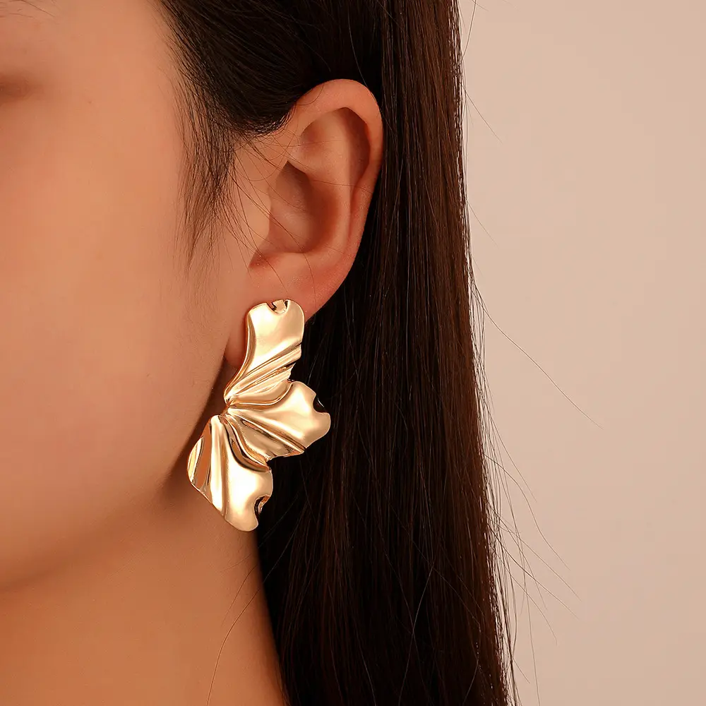 Vintage Style Matte Gold Plated Floral Stud Earrings Irregular Half Flower Petal Earrings for Women Girls Jewelry Accessories