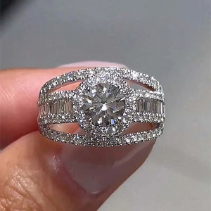 Anello Rotondo da Donna, Stile Elegante e Lussuoso, Gioiello alla Moda per Uso Quotidiano e Feste, Idea Regalo - Product Image 5