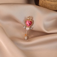 Broches de luxe pour femmes avec nœud en cristal, broches vintage plaquées or avec perles pour mariage, bijoux de mode, broches pour cadeaux de fête