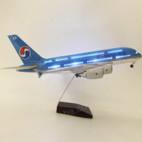 Différents types de modèles d'avions de 47cm avec lumière LED pour la collection de meubles et de souvenirs d'avions d'aéroport de voyage