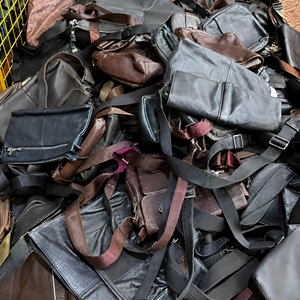 Bolsos de <span class=keywords><strong>Hombre</strong></span> de Cuero Genuino Usados A13 al por Mayor, Maletines de <span class=keywords><strong>Segunda</strong></span> <span class=keywords><strong>Mano</strong></span>, Bolsos de Hombro para Portátil, Fardos de Estilos Mixtos a Granel - Product Image 4