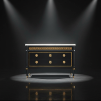 Commode de luxe néoclassique française en bois massif noir et or avec plateau en marbre pour entrée et chambre à coucher