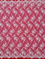 Tissu de dentelle en tulle à cils brodé floral en grappe, orné de perles tubulaires et de perles à la main, ajouré, pour robe de mariée et de soirée