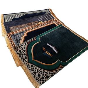 All'ingrosso <span class=keywords><strong>in</strong></span> poliestere goffrato Janamaz islamico tappeto da preghiera spesso imbottito turco Sejadah Design semplice per la preghiera dei musulmani - Product Image 4