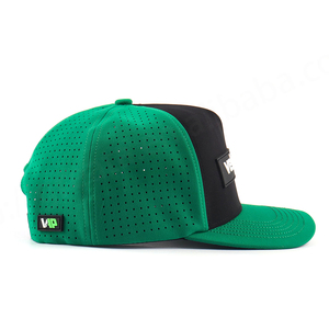 Casquette de golf bicolore à 5 panneaux avec logo en caoutchouc personnalisé, casquette de golf à visière incurvée et profil moyen pour hommes, vente en gros - Product Image 5