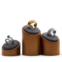 Nouveauté, présentoir à bagues en bois massif fantaisie SM094, créatif, cylindrique, biseauté, accessoires de bijouterie, trois pièces, 10x10x10cm