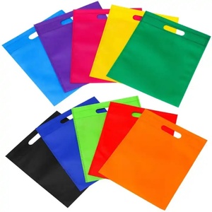 Sacs en non-tissé personnalisés écologiques avec logo imprimé et découpe pour le shopping - Product Image 1