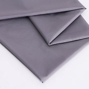 Tissu Pongee 300T 100% Polyester Taffetas Teint Uni Respirant Léger Certifié GOTS pour Veste de Costume, Robe et Chemise pour Filles - Product Image 3