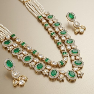 Ensemble de collier en argent 925 Kundan avec perles traditionnelles et émeraudes pour femmes, bijoux de mariée, collier de mariage en pierre verte - Product Image 2
