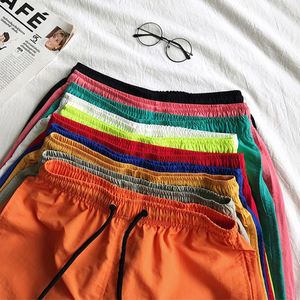 Shorts de bain solides en gros pour hommes, personnalisés, décontractés, tendance, amples, imperméables, pour le surf et la natation, doublés à 100% - Product Image 4